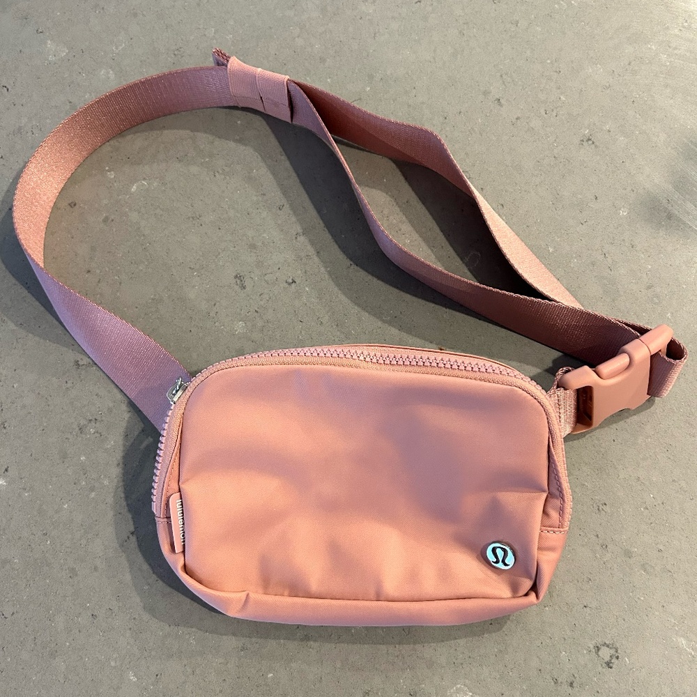 Lululemon Everywhere Bag